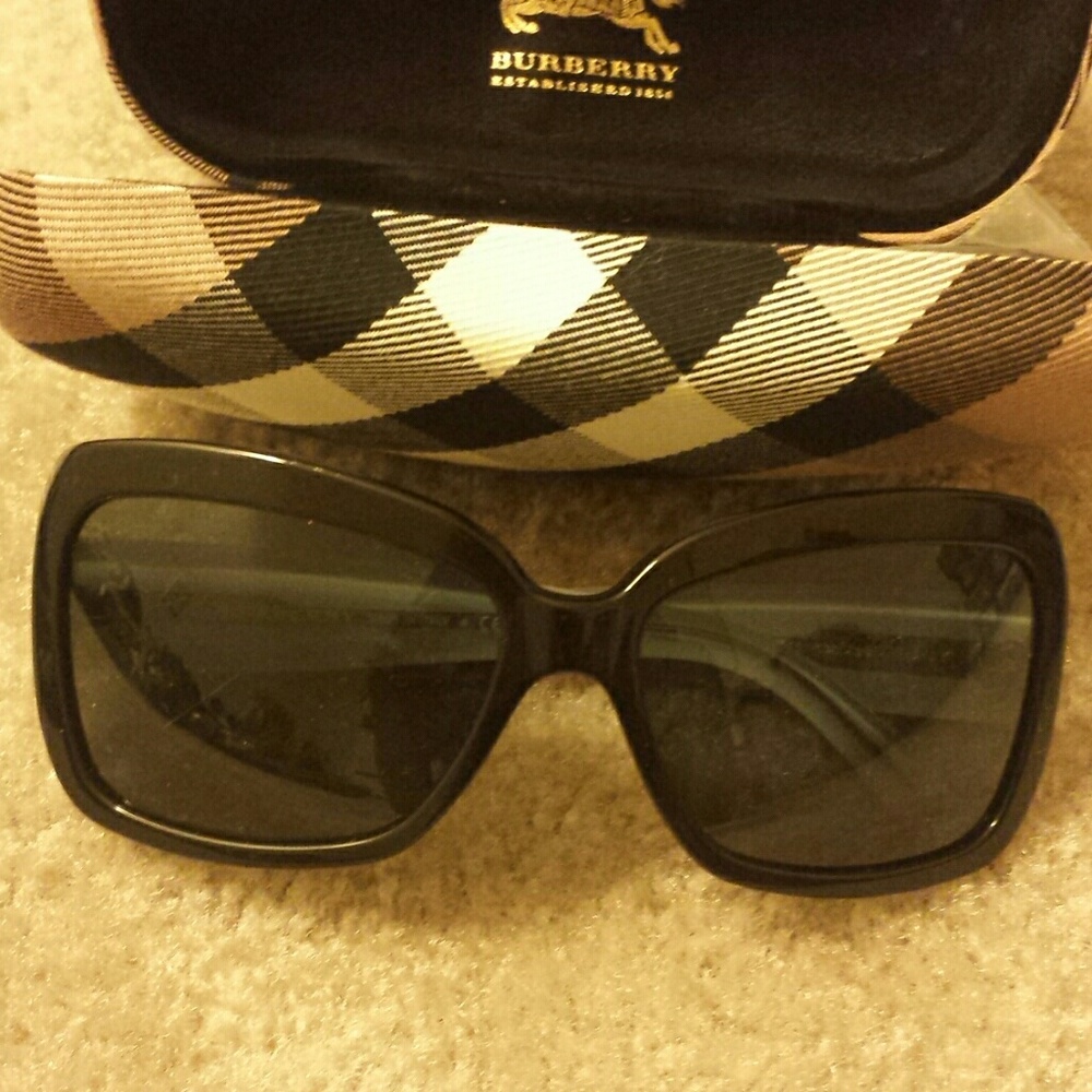 Authentic Burberry sunglasses